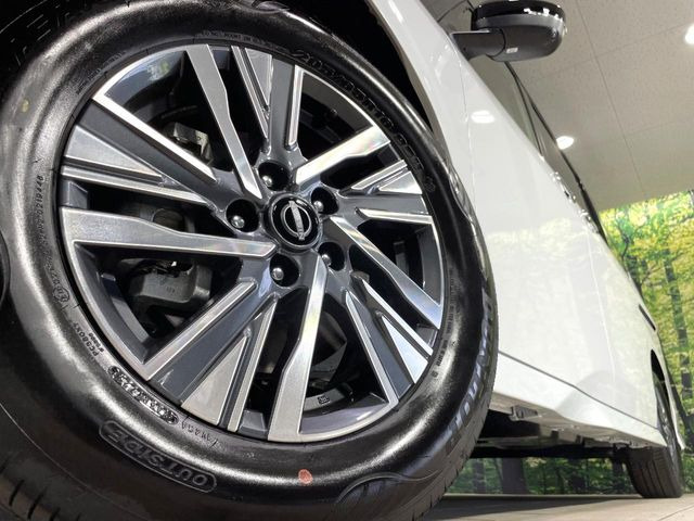 �y����16�C���`�A���~�z�C�[���z�O�ςɃ}�b�`���������A���~�z�C�[���𑕒����Ă���܂��B�e��ЊO�A���~�z�C�[����A�X�^�b�h���X�^�C�����戵�����Ă���܂��B���񂲑��k����������