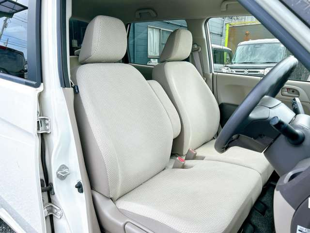 ���X�ł͌y�����Ԃ��畁�ʎԂ܂ŕ��L���I�[�����[�J�[�̎Ԏ�E�F�E�O���[�h��L�x�ɑ����Ă���܂��B