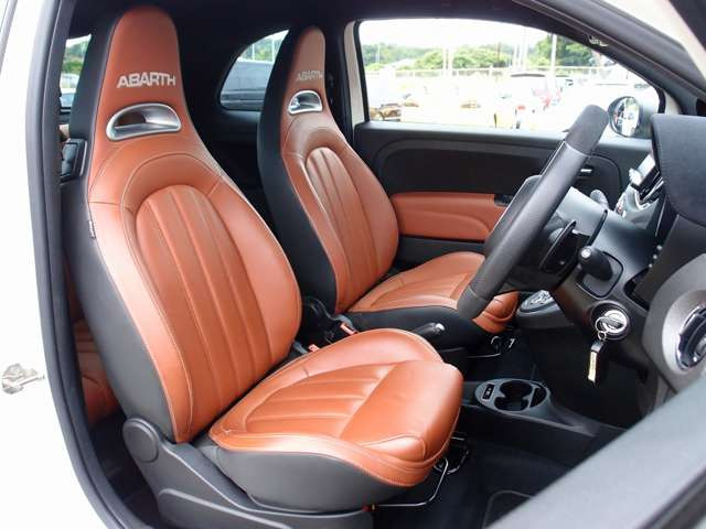 ���v�V�[�g�ɂ͐؂��C��Ȃǂ���������Y��ȏ�ԂƂȂ�܂��B1�I�[�i�[�A�։��ԗ��ƂȂ�܂��̂ŁA�������̂��q�l�������S���Ă������������܂��B����]�ɉ�����BRIE����RECARO���Ȃǂ�����t���\