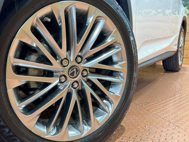 【純正20インチアルミホイール】外観にマッチした純正アルミホイールを装着しております。各種社外アルミホイールや、スタッドレスタイヤも取扱いしております。是非ご相談ください♪