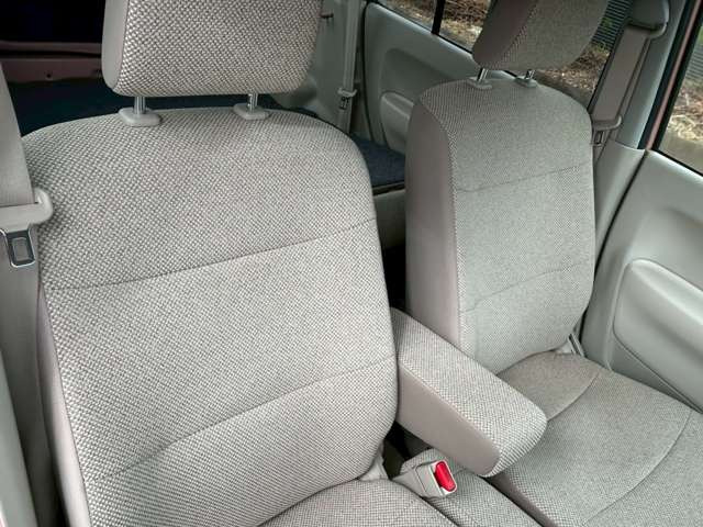 ���X�ł͌y�����Ԃ��畁�ʎԂ܂ŕ��L���I�[�����[�J�[�̎Ԏ�E�F�E�O���[�h��L�x�ɑ����Ă���܂��B