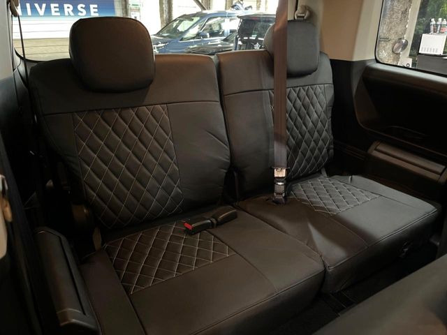 3列目シートはもちろん状態良好☆大人でもゆったりと座って頂けますので、大人数でのお出かけもラクラクです♪ご家族で、気の知れた仲間で、ドライブに行くのが楽しみですね♪