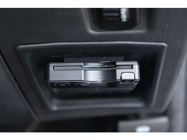 《ETC》後から付ける手間もお金もかからず、高速もすいすいなので、遠出も楽しくなります★