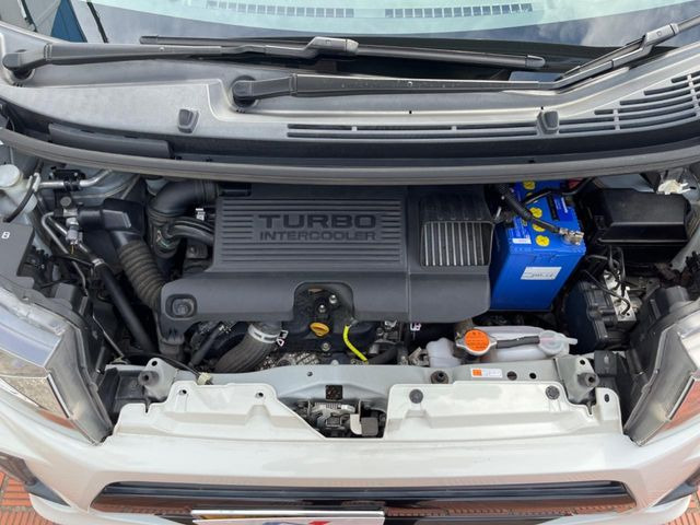 親切・丁寧な専門メカニックスタッフが応対!・車検・点検整備・事故等の修理などアフターサービスも安心。お車のカスタマイズもネクステージのサービススタッフまでご相談ください