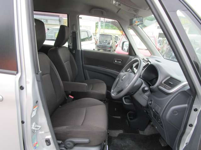 シートリフター&センターアームレスト付きシート!シートヒーター付きです!