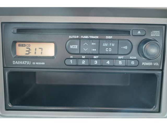 CD搭載☆お好きな音源で楽しくドライブや通勤にご利用下さい♪