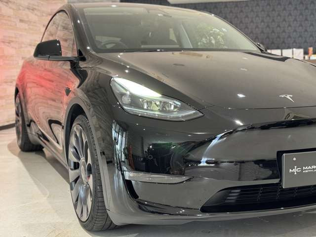 テスラ モデルY パフォーマンス 4WD オートパイロット 黒革