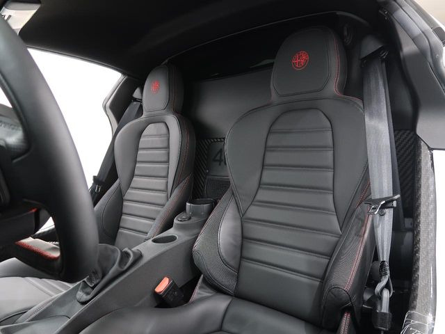 �V�[�g�ɂ��Ă���ԗǂ��ێ�����Ă���̂ł��B�I�[�g�X�e�[�W�ł͐�p�̃V�[�g���n���K�[�h����R�[�e�B���O�����p�ӂ��Ă�܂��B���񂨐\���t���������B