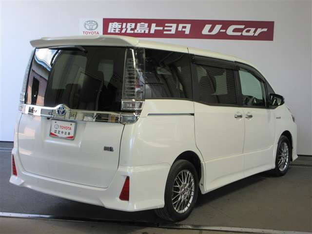 ヴォクシー1.8 ハイブリッド ZS 煌II