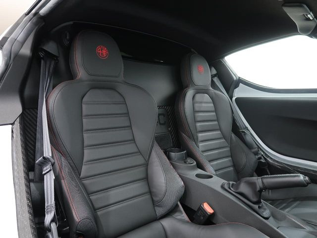 �V�[�g�ɂ��Ă���ԗǂ��ێ�����Ă���̂ł��B�I�[�g�X�e�[�W�ł͐�p�̃V�[�g���n���K�[�h����R�[�e�B���O�����p�ӂ��Ă�܂��B���񂨐\���t���������B