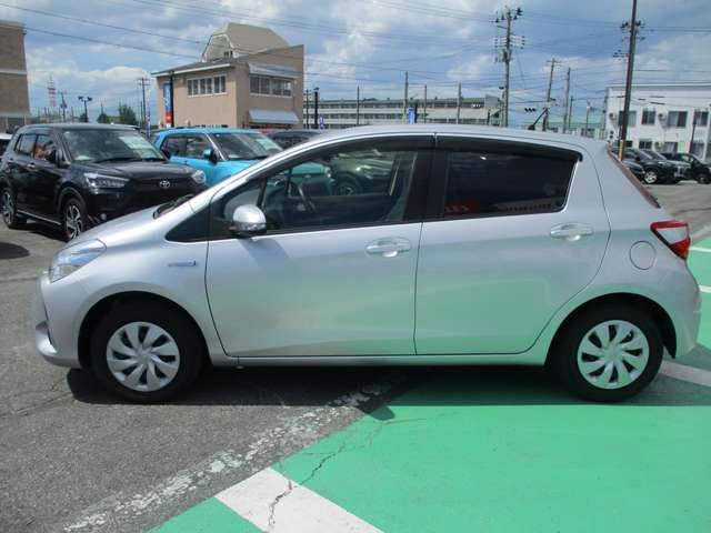 ヴィッツ1.5 ハイブリッド F