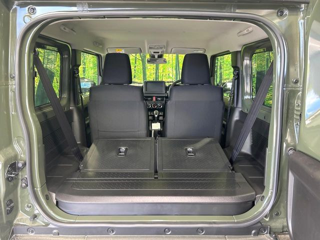 ���i�̂���������ʋ΁A���}���ɏ\���ȉ׎��X�y�[�X���m�ۂ��Ă���܂��B�Z�J���h�V�[�g��|���ƁA�傫�ȉו��̐ύڂ��\�ł���