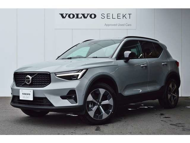 XC40ウルトラ B4 AWD ダークエディション 4WD