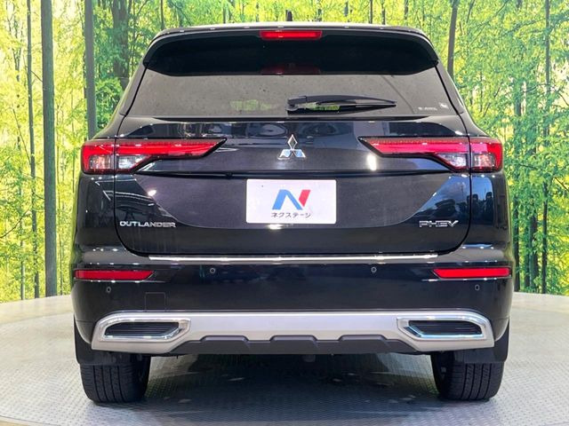 安心の最長10年・走行無制限保証(有償)をご用意。保証内容も充実はもちろん、無料点検&オイル交換や、年中無休の全国・24時間ロードサービスも付帯されておりますのでご安心下さい。