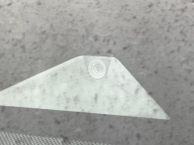 【三菱e-Assist】走行中に前方の車両等を認識し、衝突しそうな時は警報とブレーキで衝突回避と被害軽減をアシスト。より安全にドライブをお楽しみいただけます。