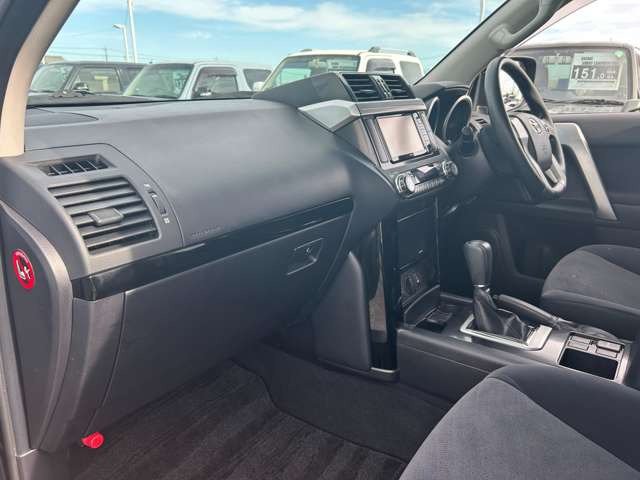 ���X�ł͂��_�񒸂��܂������q�l�Ƀh���C�u���R�[�_�[��K���X�R�[�e�B���O�{�H�ȂǁA���l�i��}���Ă��񋟂����Ē����Ă���܂��B�ڍׂ̓X�^�b�t�܂ł��C�y�ɂ��₢���킹���������܂��B