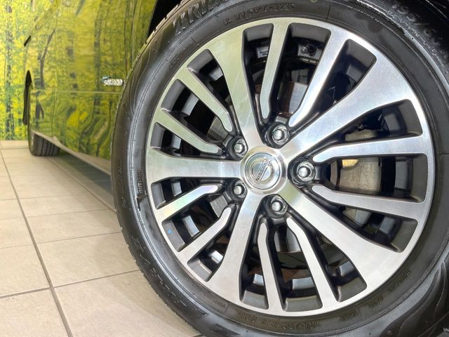 �y����16�C���`�A���~�z�C�[���z�O�ςɃ}�b�`���������A���~�z�C�[���𑕒����Ă���܂��B�e��ЊO�A���~�z�C�[����A�X�^�b�h���X�^�C�����戵�����Ă���܂��B���񂲑��k����������