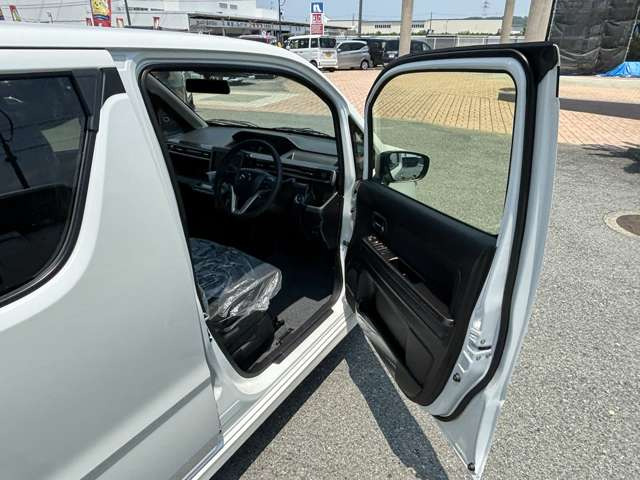 ☆展示場には高品質の中古車や新車が勢揃いです☆展示台数100台の大型展示場へ是非ご来店ください☆