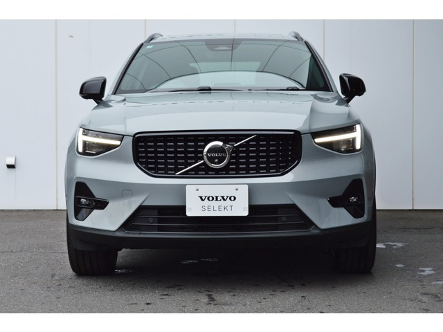 XC40ウルトラ B4 AWD ダークエディション 4WD