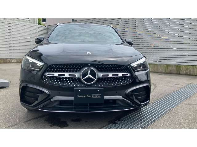 GLAクラスGLA200d 4マチック AMGラインパッケージ 4WD