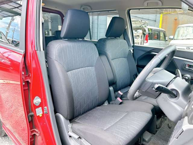 ���X�ł͌y�����Ԃ��畁�ʎԂ܂ŕ��L���I�[�����[�J�[�̎Ԏ�E�F�E�O���[�h��L�x�ɑ����Ă���܂��B