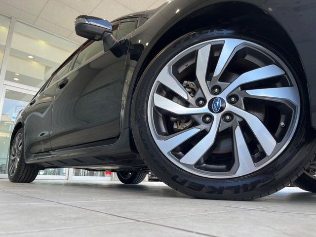 �y����18�C���`�A���~�z�C�[���z�O�ςɃ}�b�`���������A���~�z�C�[���𑕒����Ă���܂��B�e��ЊO�A���~�z�C�[����A�X�^�b�h���X�^�C�����戵�����Ă���܂��B���񂲑��k����������