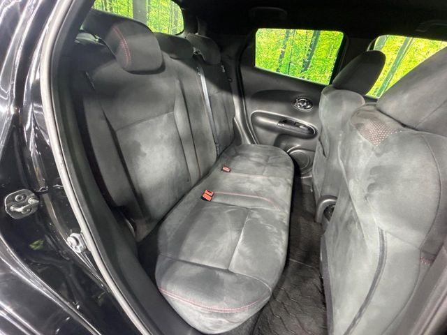 後部座席も気になるようなキズ・汚れやへたり等、大きなダメージはなく、良好な状態です。