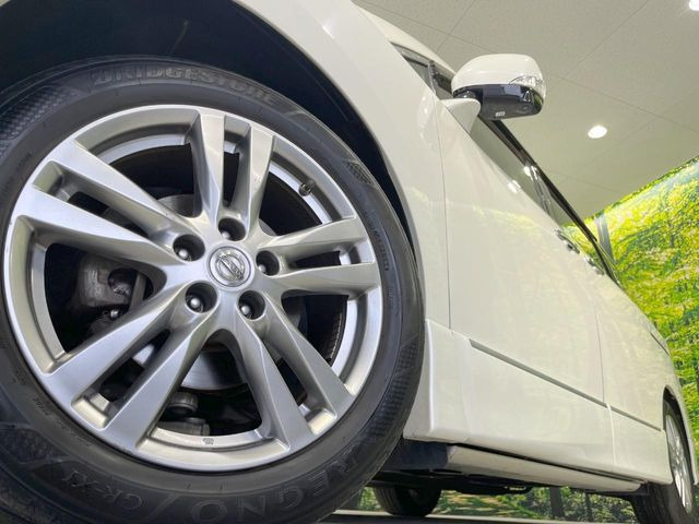 �y����18�C���`�A���~�z�C�[���z�O�ςɃ}�b�`���������A���~�z�C�[���𑕒����Ă���܂��B�e��ЊO�A���~�z�C�[����A�X�^�b�h���X�^�C�����戵�����Ă���܂��B���񂲑��k����������