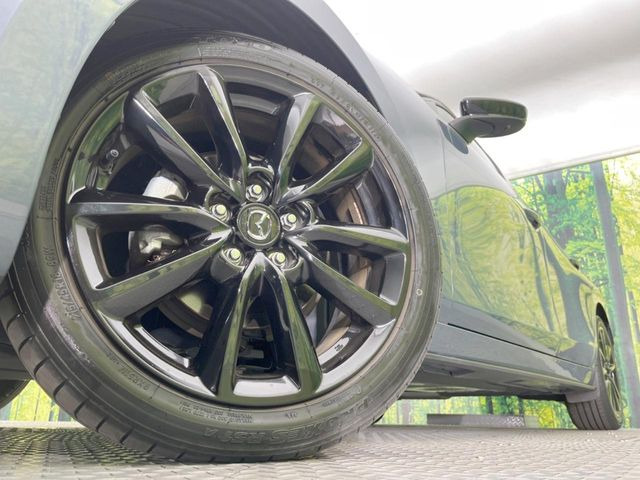 �y����18�C���`�A���~�z�C�[���z�O�ςɃ}�b�`���������A���~�z�C�[���𑕒����Ă���܂��B�e��ЊO�A���~�z�C�[����A�X�^�b�h���X�^�C�����戵�����Ă���܂��B���񂲑��k����������