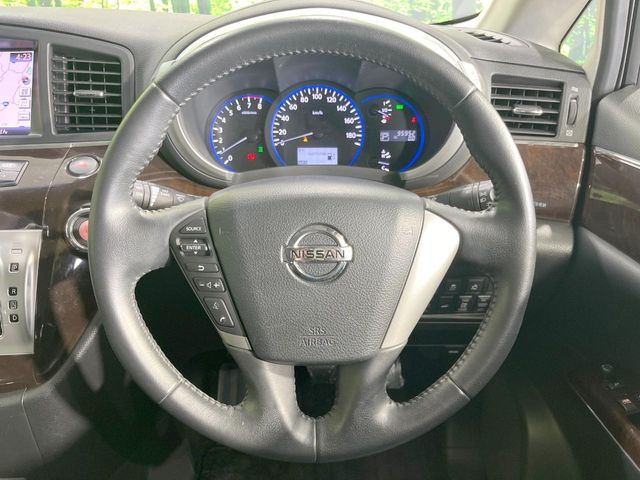 �y�����v�����X�e�A�����O�z�㎿�Ȋv���g�p���邱�ƂŁA��ɂ����������݂ƂĂ��^�]���₷���n���h���ł���