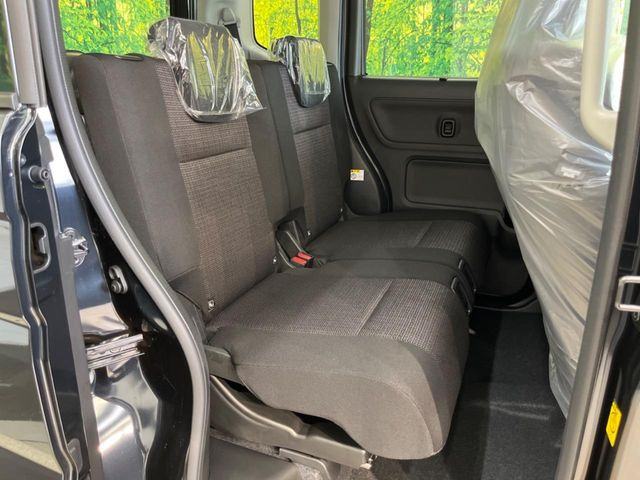 高品質なオリジナルフロアマットもオプションにてご用意しております。お好きなデザインやカラーをお車に合わせて選んでいただくことができます♪