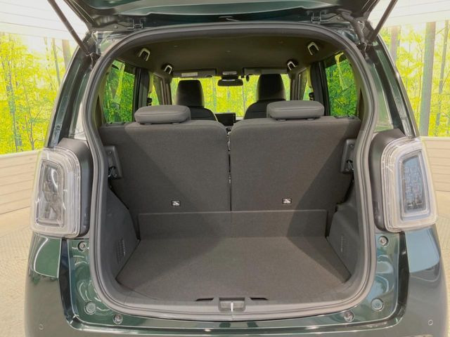 ���i�̂���������ʋ΁A���}���ɏ\���ȉ׎��X�y�[�X���m�ۂ��Ă���܂��B�Z�J���h�V�[�g��|���ƁA�傫�ȉו��̐ύڂ��\�ł���