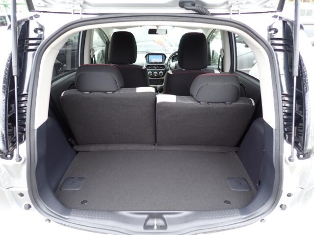 お仕事のお荷物も十分に積載可能なスペースがございます♪