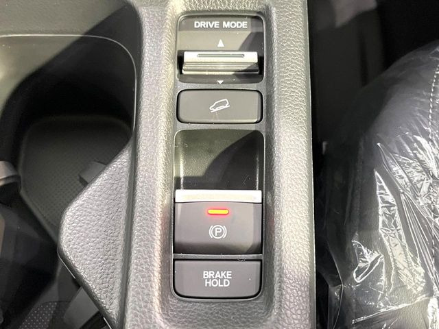 【オートブレーキホールド】信号待ちや渋滞で停車時にブレーキから足を離しても、停止状態を保持してくれます。前進するときはアクセルを踏めば自動で解除されるので安心♪街乗り運転が楽になります♪