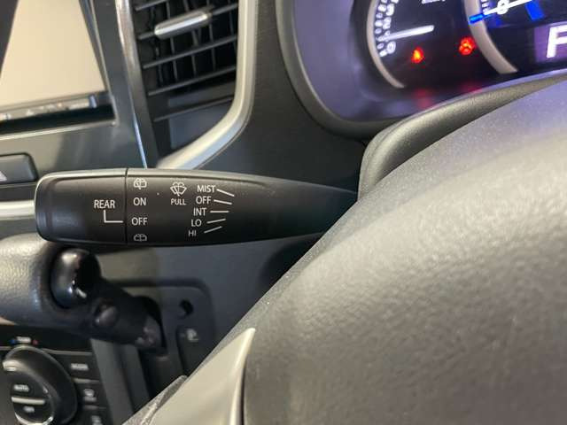 運転席周りに大きな傷、汚れ、へたりなどなく良質な状態です!