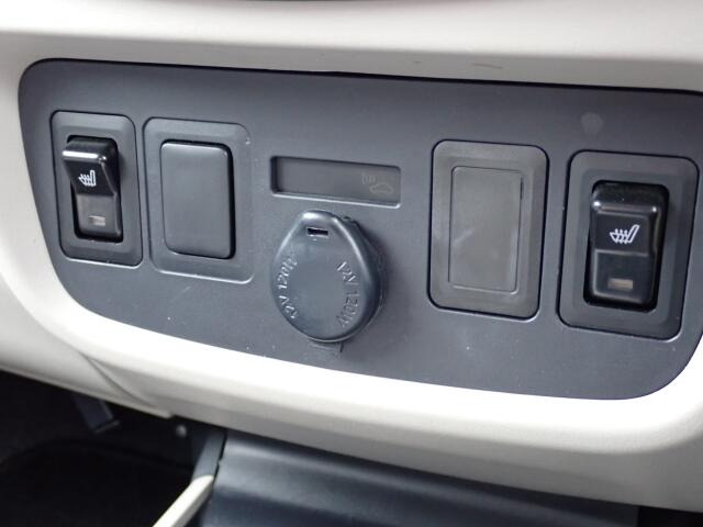 シートヒーター付。