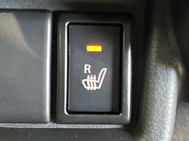 【シートヒーター】寒い日に重宝するシートヒーター!エアコンより早く温まってくれるので寒がりの人も安心ですね♪エアコンの温風は乾燥するから苦手、という方にもをおすすめです。