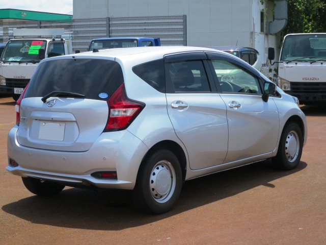 ノート1.2 X FOUR 4WD