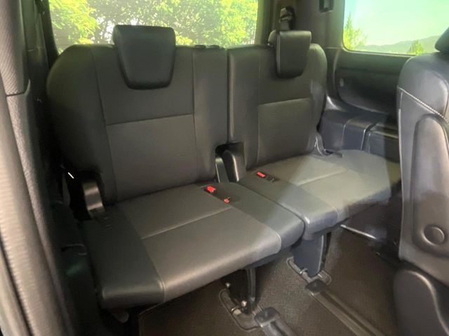 3列目シートはもちろん状態良好☆大人でもゆったりと座って頂けますので、大人数でのお出かけもラクラクです♪ご家族で、気の知れた仲間で、ドライブに行くのが楽しみですね♪