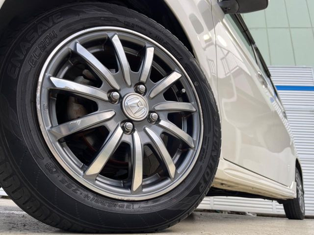【14インチアルミホイール】外観にマッチしたアルミホイールを装着しております。各種アルミホイールや、スタッドレスタイヤも取扱いしております。是非ご相談ください♪