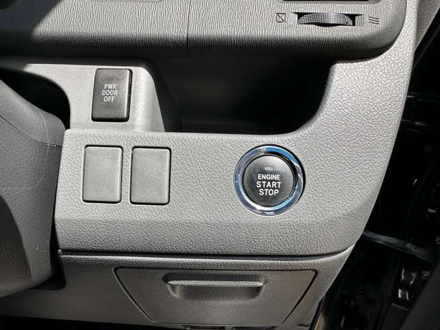 �L�[���g�т��Ă��邾���ŁA�G���W���̎n�����\�ȑ����ł��B�v�b�V���X�^�[�g�ł��̂ŃG���W���̎n�����{�^�������������ł���