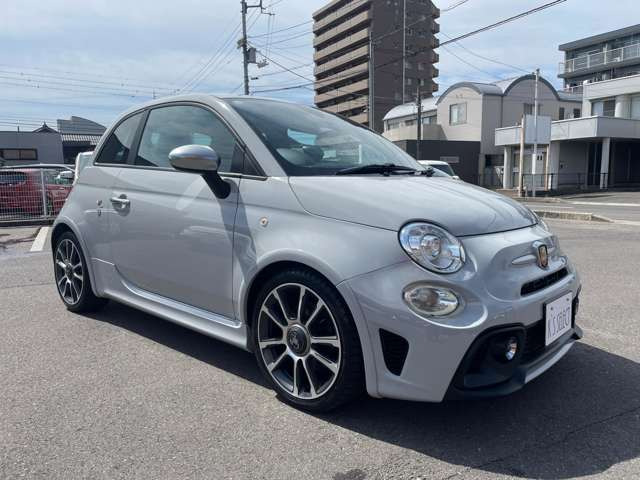 アバルト595ツーリズモ