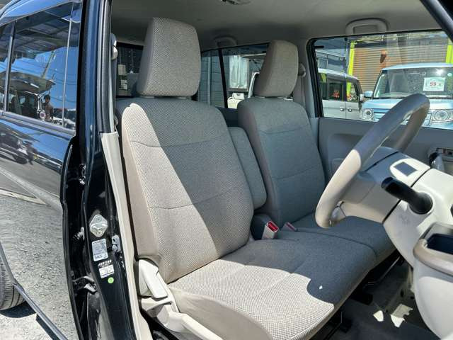 ���X�ł͌y�����Ԃ��畁�ʎԂ܂ŕ��L���I�[�����[�J�[�̎Ԏ�E�F�E�O���[�h��L�x�ɑ����Ă���܂��B