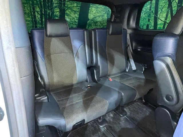 3列目シートはもちろん状態良好☆大人でもゆったりと座って頂けますので、大人数でのお出かけもラクラクです♪ご家族で、気の知れた仲間で、ドライブに行くのが楽しみですね♪