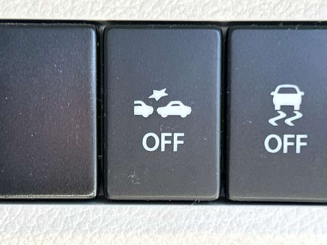 �y�Փˌy�����u�z���s���ɑO���̎ԗ�����F�����A�Փ˂������Ȏ��͌x��ƃu���[�L�ŏՓˉ���Ɣ�Q�y�����A�V�X�g�B�����S�Ƀh���C�u�����y���݂��������܂��B