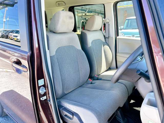 ���X�ł͌y�����Ԃ��畁�ʎԂ܂ŕ��L���I�[�����[�J�[�̎Ԏ�E�F�E�O���[�h��L�x�ɑ����Ă���܂��B