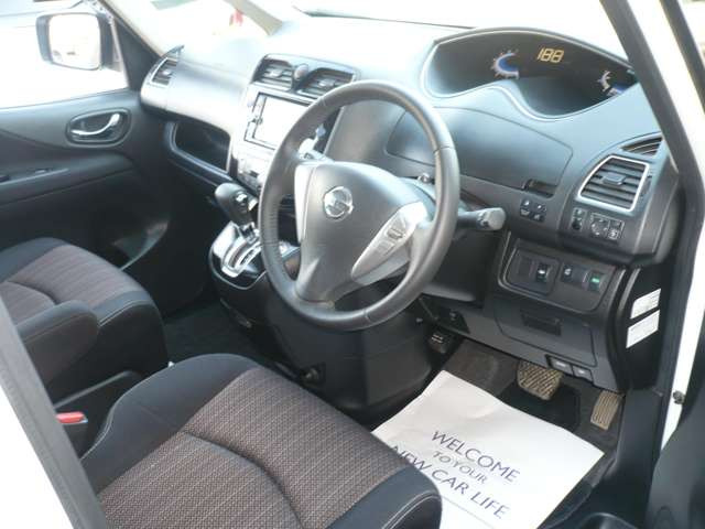 セレナ2.0 ハイウェイスター S-HYBRID