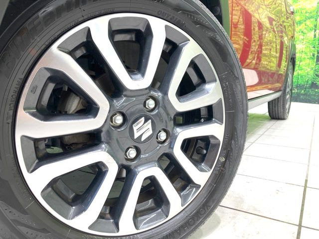 【純正アルミホイール】外観にマッチした純正アルミホイールを装着しております。各種社外アルミホイールや、スタッドレスタイヤも取扱いしております。是非ご相談ください♪