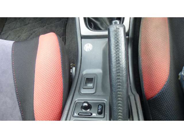 ドアミラースイッチです。