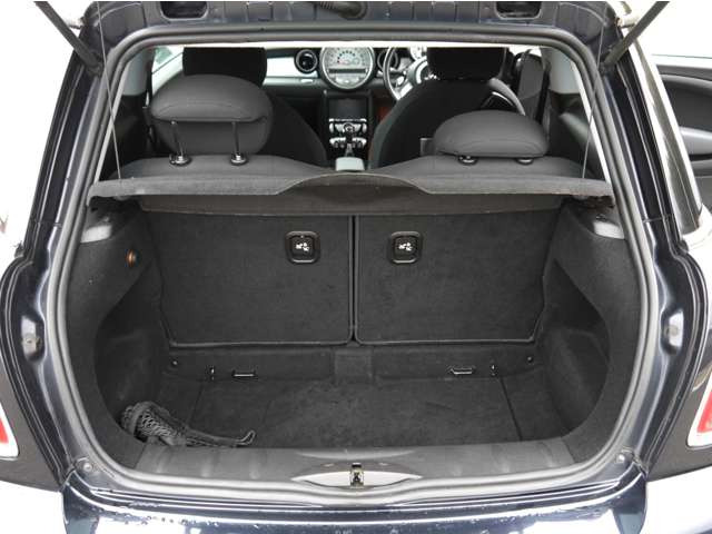 ���J�b�^�Ȃ�Z�������Ȃ��ɂ��Ԃ��u�o�O�v�����Ē����܂��B�����œ������s���A�q���̌}���ŉ����Ɍ��ɍs���Ȃ��A�܂����������܂��Ă��Ȃ����ǌ��Ԃ��������A�ȂǂȂǂ��Ȃ��̂��v�]�ɂ����������Ԃ����������܂�